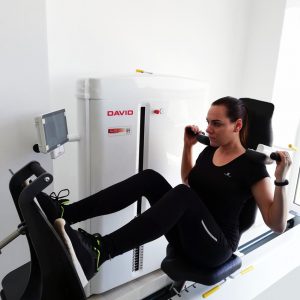 hip and knee pain relief in Romania physiotherapy clinic